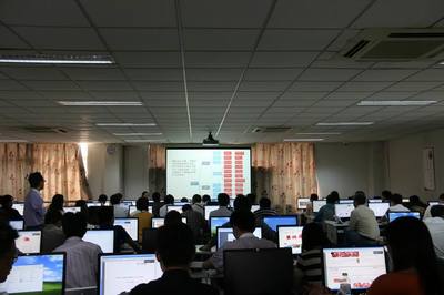 江苏省高等院校电工电子/自动化/电气/动力学科组2015年会议暨江苏省2015全国大学生电子设计竞赛工作研讨会在我校召开